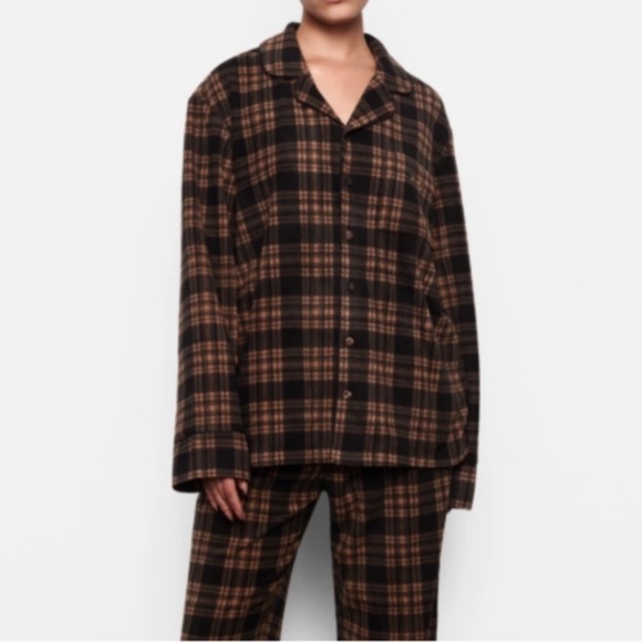 SKIMS Other - SKIMS PLAID PJ SLEEP SET Brown / Black Fleece Flannel Medium